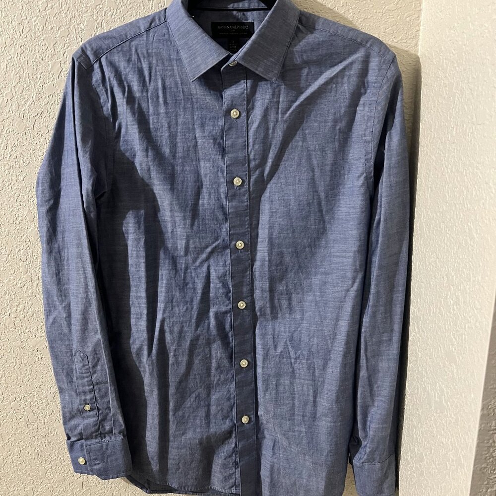 Banana Republic Light Blue Non-Iron Tailored Slim Fit Dress Shirt Small EUC S 14